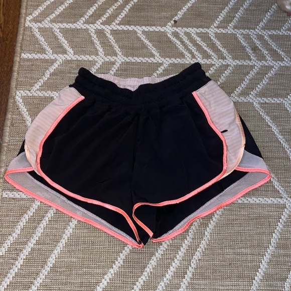 Lululemon shorts - Picture 1 of 4